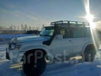 Спойлер - дефлектор (козырек) на лобовое стекло Nissan Patrol, Safari Y61