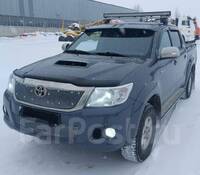 Спойлер - дефлектор (козырек) на лобовое стекло Toyota HiLux 2004-2015