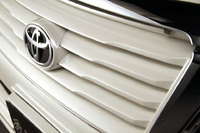 Эмблема с "подставкой" в решетку Double Eight Toyota Land Cruiser Prado 150