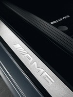 Накладки на пороги AMG для Mercedes E-Class W211